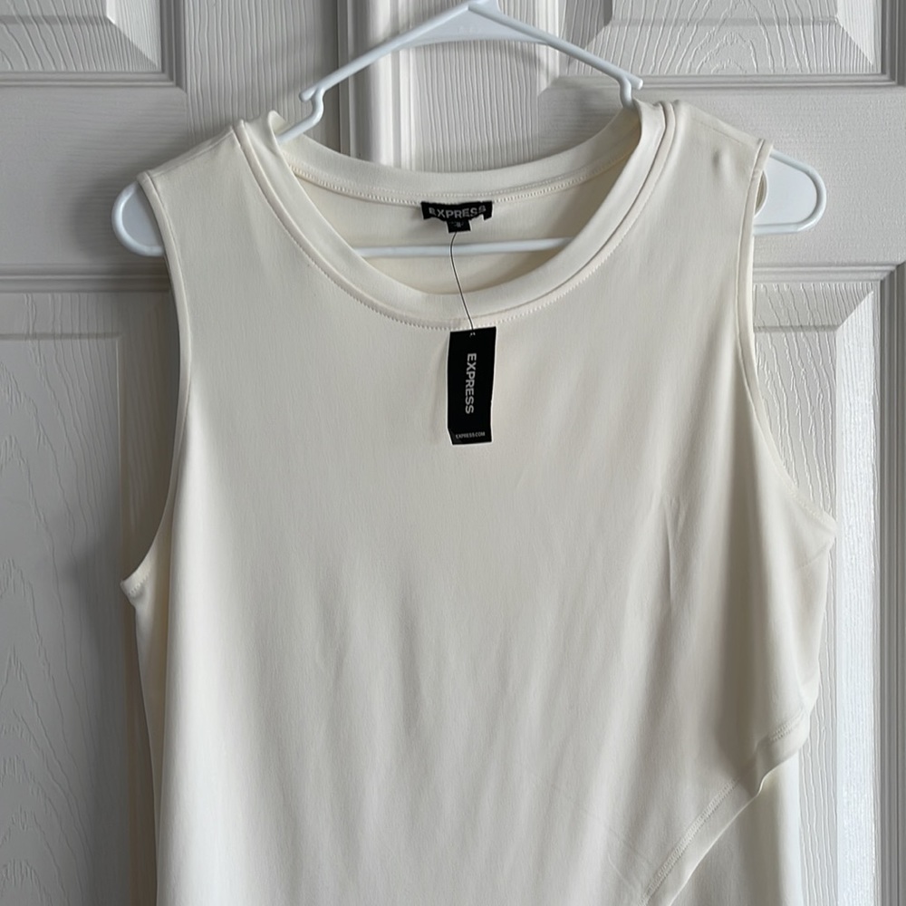 Express Asymmetrical Top - Picture 2 of 6